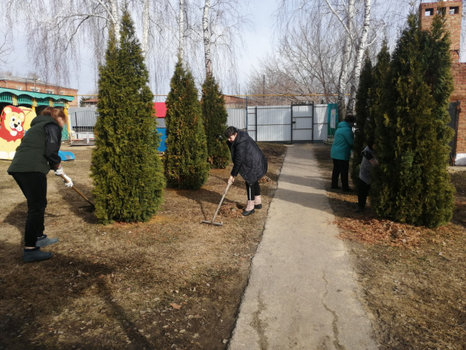Акция "Чистый двор" Акция "Чистый двор".